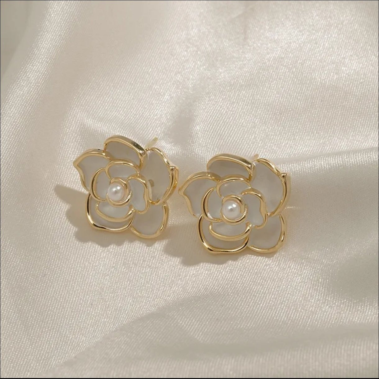 Blume Ohrstecker Perle in Goldohrste - McBiLL Jewelry - Ohrstecker